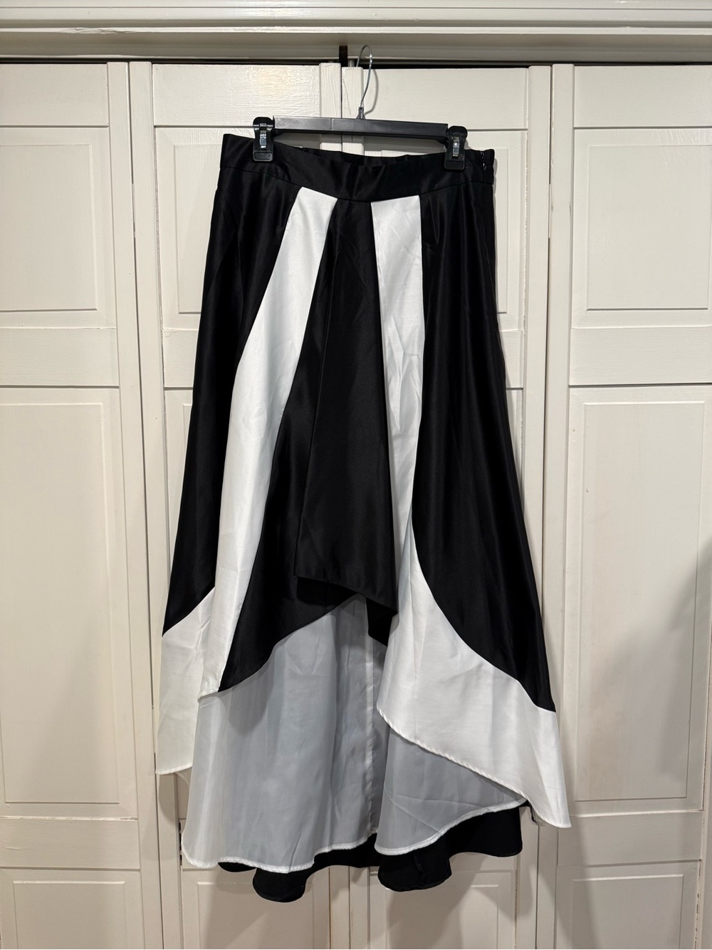 Venus skirt size 12 NWOT